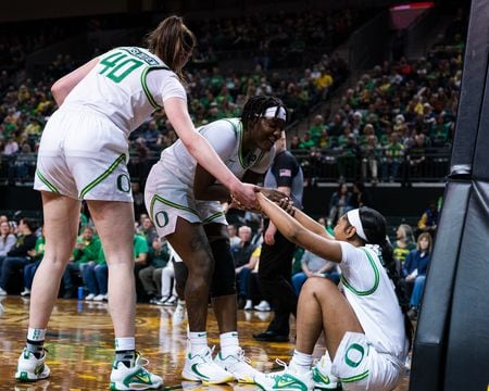 Oregon women’s basketball trio carry Ducks past Idaho